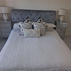 5ft Grey Crush Velvet Sleigh Bedframe.