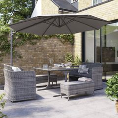 Brand New Overhanging Parasol + 4x Weights and base Included
