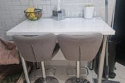 breakfast bar