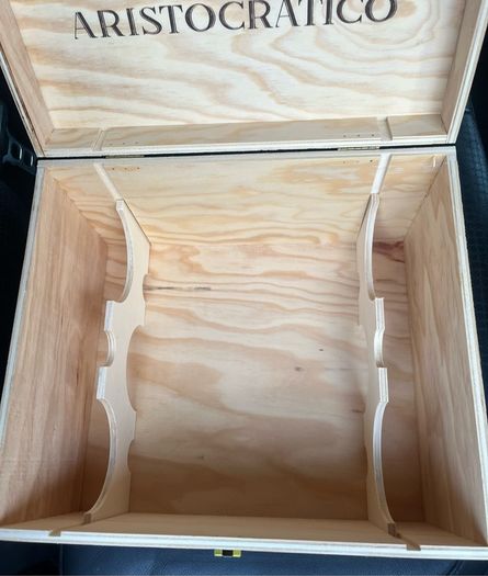 Wooden Wine champagne Box holds 6 bottles