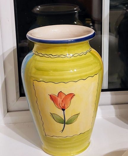 Pretty vase
