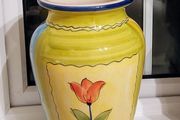 Pretty vase
