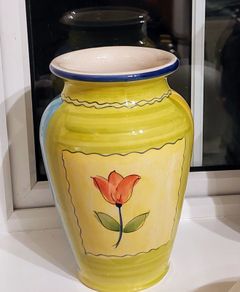 Pretty vase