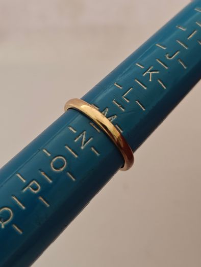 Vintage 9ct Gold Ring - Fully Hallmarked - Size M