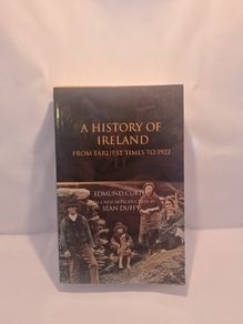 A History of Ireland: From the Earliest Times to 1922 (Paperback)