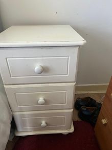 Chest of drawers
