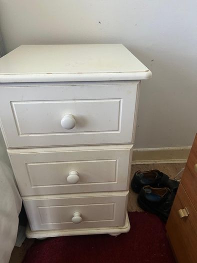 Chest of drawers