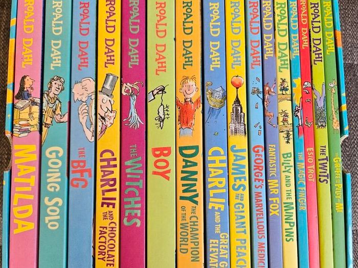 Roald Dahl 16-Book Collection Box Set - Excellent Condition