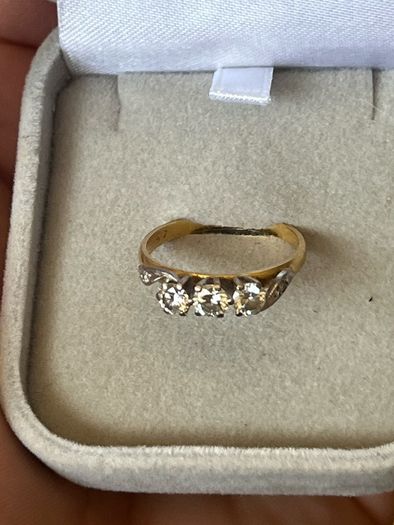 18k Engagement ring