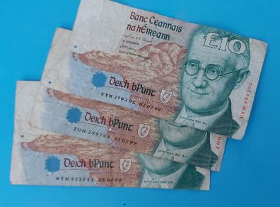 Irish 3 X 1999 Ten Pound banknots in Fine  condition