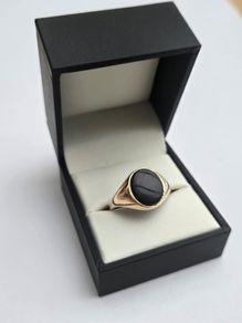 Vintage Gents 9ct Yellow Gold Black Onyx Signet Ring