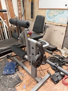 Leg extension and hamstring curl