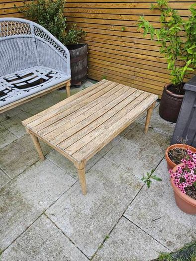 outdoor coffee table