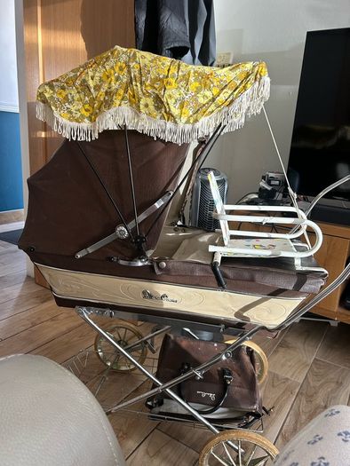 Silver Cross dolls pram