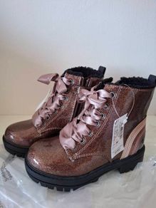 Girls boots
