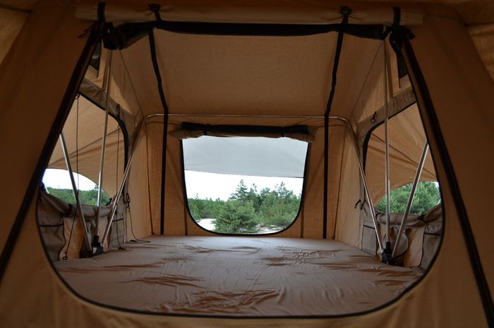 4 Person Rooftop tent with the annex