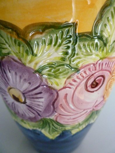 Ornamental Tall Decorative oriental Vase Immaculate