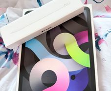 iPad Air 4th Generation (2020) + Apple Pencil