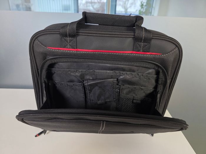 TARGUS Clamshell Laptop/Notebook Case 12.1"