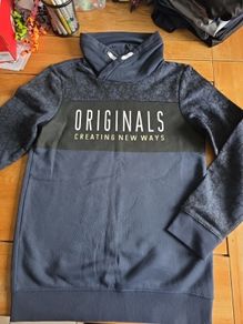 H&M boys sweatshirt