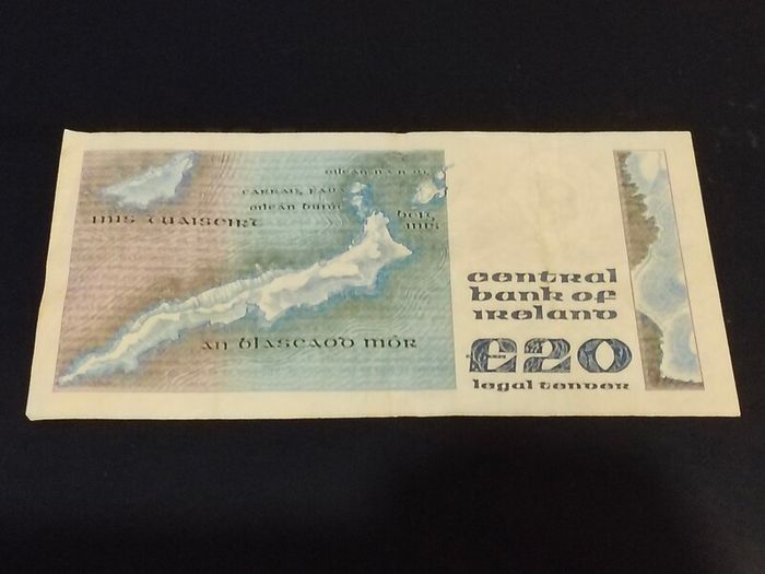 Set of Irish banknotes