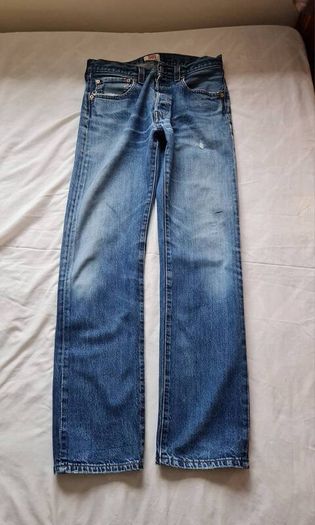 levis 501 Size 32/34 button fly in excellent condition