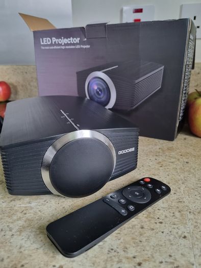 LED High Resolution Projector