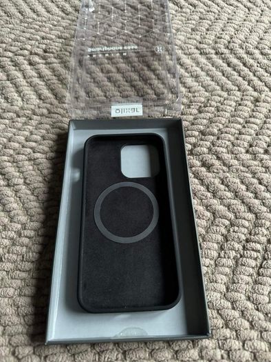 Iphone Apple 13 14 pro MagSafe case brand new