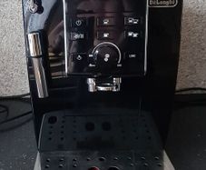 DeLonghi Magnifica Bean to Cup Coffee Machine ECAM 13.123.B