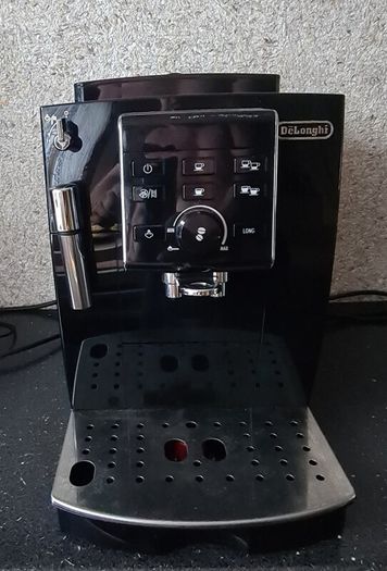 De Longhi Magnifica Bean to Cup Coffee