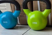 2xbrand new cast iron kettlebells 8kg,6kg
