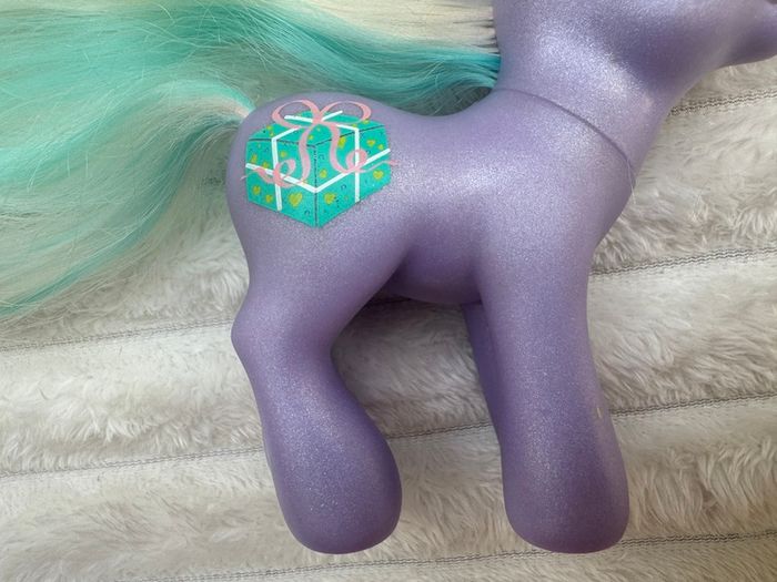2002 My Little Pony G3 Razzaroo Hasbro MLP Purple Birthday Present Damaged approx. 11 cm.  Used Please see photos