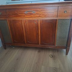 Magnavox vintage record player.