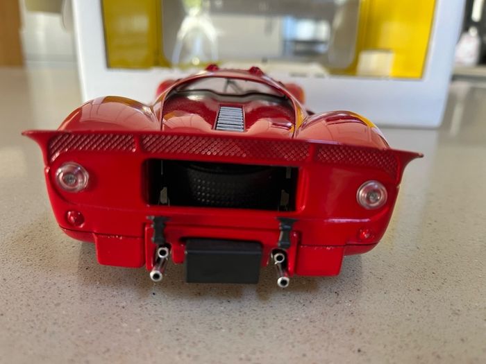 Ferrari 330 P4 1/18 Jouef