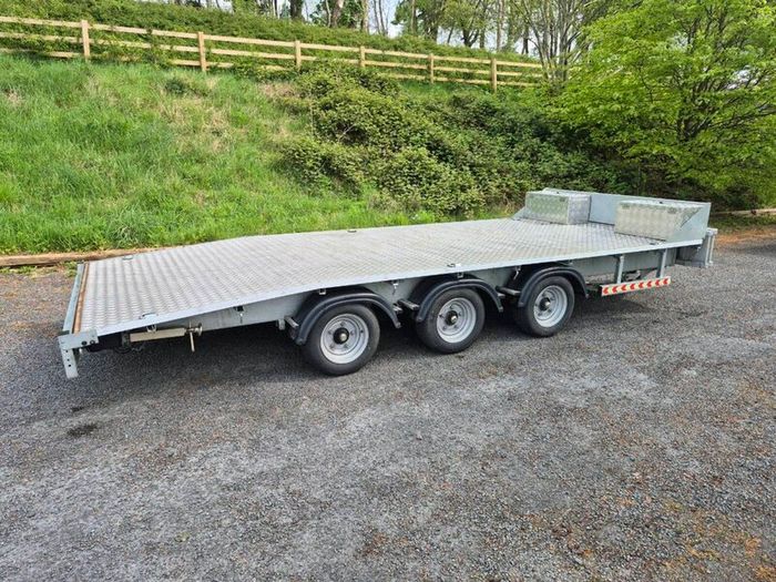 2024 16ft Beavertail trailor for sale