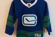 vancouver canucks hockey jersey