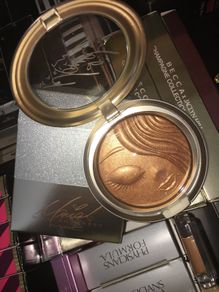 Mac limited edition Mariah Carey highlighter powder