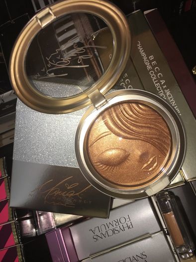 Mac limited edition Mariah Carey highlighter powder