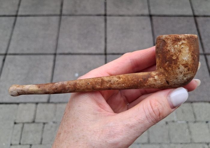 Vintage clay pipe