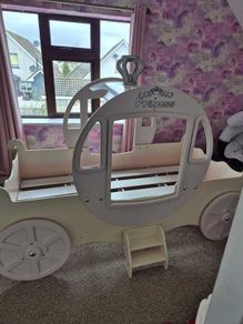 Princess carriage bed