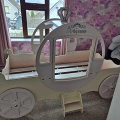 Princess carriage bed