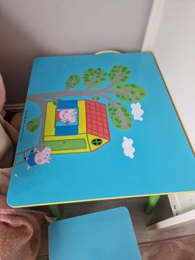 Peppa Pig wooden table & Chairs