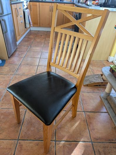 Dining Table and x6 Chairs