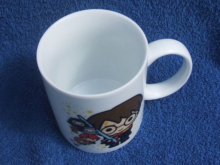 HARRY POTTER (and other characters) - a manga style Harry Potter mug