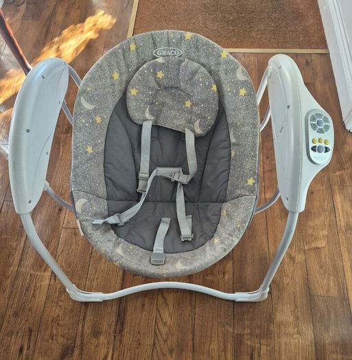 Baby Baths / Baby Chair & Swing / Moses Basket
