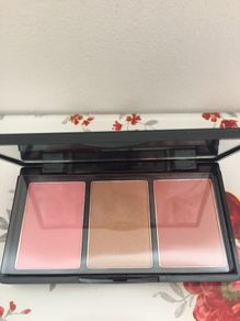 Elizabeth Arden highlighter and 2 blush palette  New