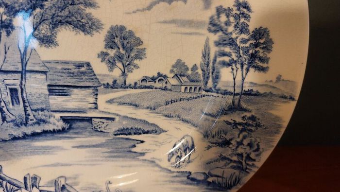 Fabulous Vintage Arklow Pottery Blue and White 9 Inch Wall Plate in an Classic Style Landscape Pattern with a Country Scene