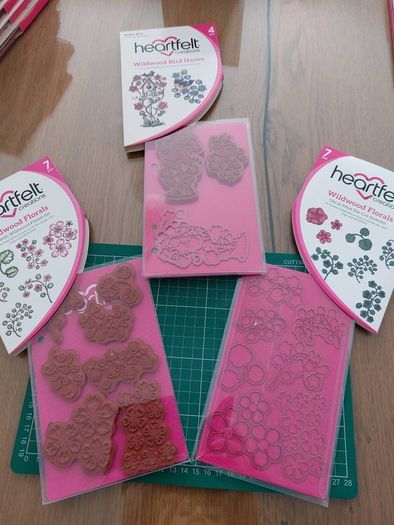 Heartfelt stamps and dies set- wildwood florals and bird heaven