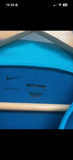 Nike drifit size small slim