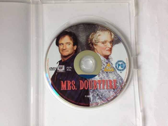 Mrs. Doubtfire [1993] Robin Williams, Sally Field & Pierce Brosnan [Movie DVD]